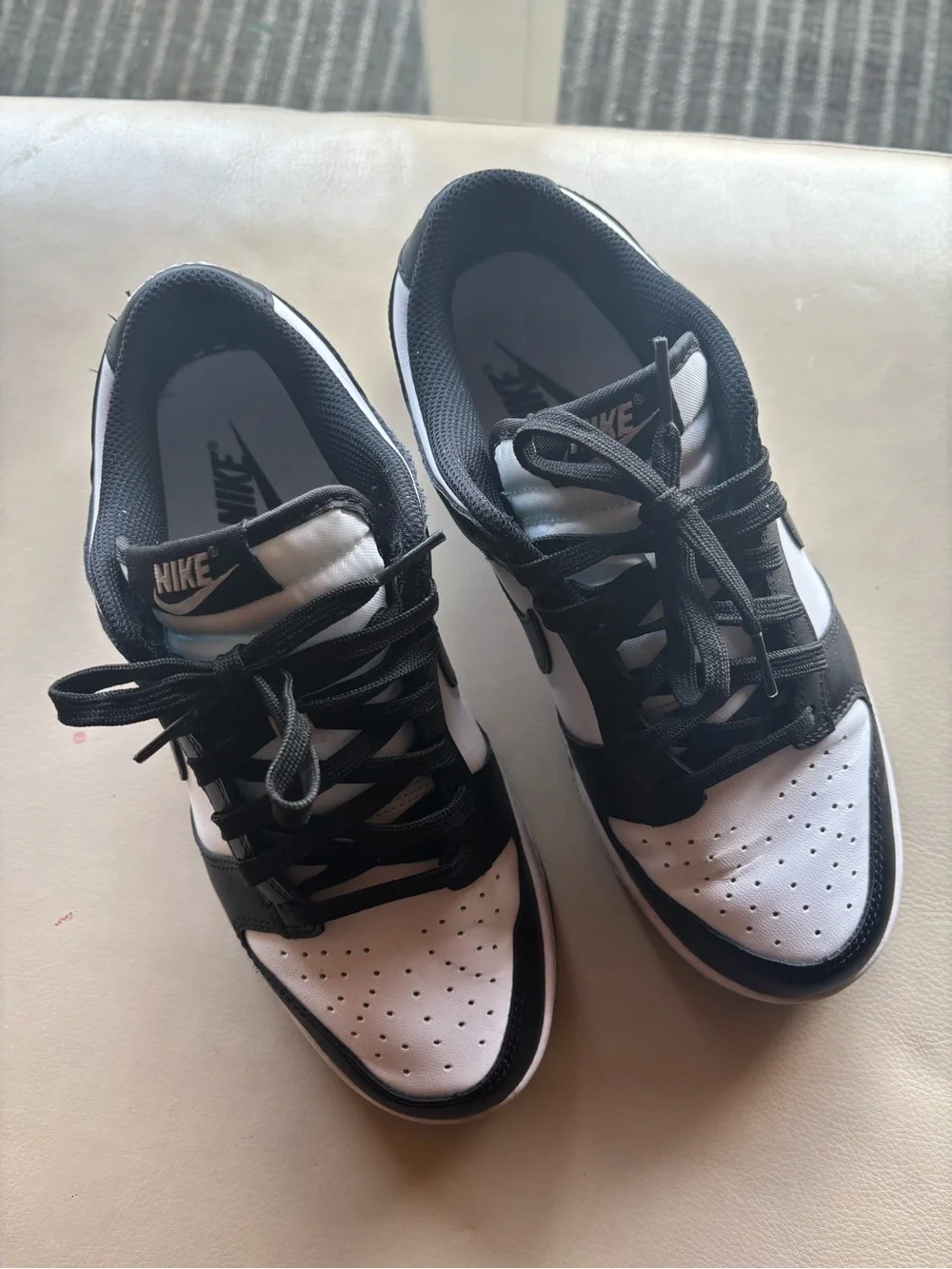 Nike Women's Black and White Athletic Sneakers